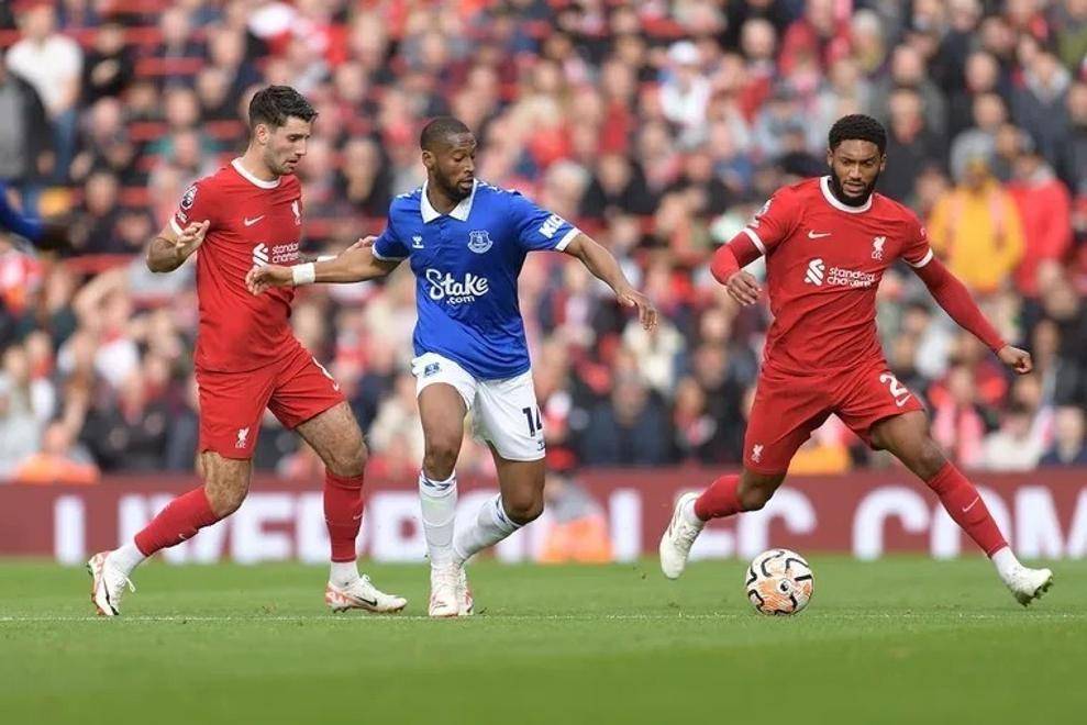 AYX-包含利物浦不断突破！，库里连续三场比赛得分超过反败为胜全场沸腾不已的词条