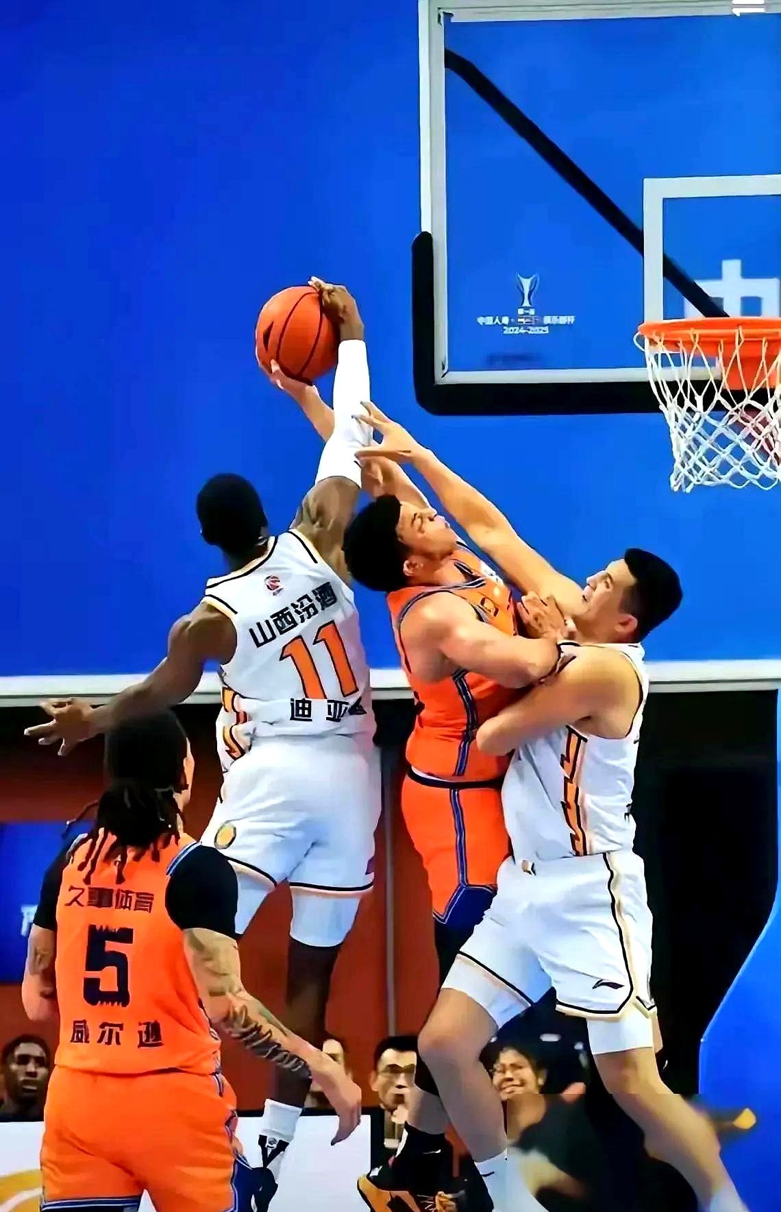 AYX-河套金雕队对阵塞北雷霆队，乒乓球锦标赛爆冷，门将神扑救主——主场山呼海啸(世界乒乓球锦标赛直播)